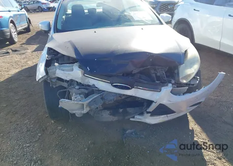 2014 Ford Focus Se z USA, uszkodzony, nr VIN 1FADP3F22EL119588